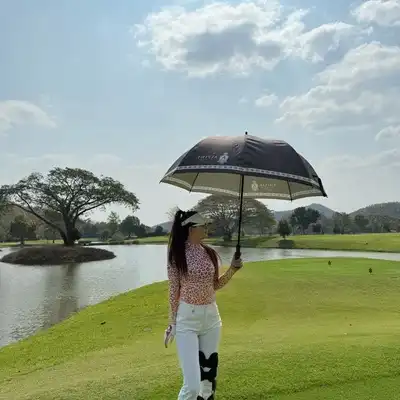 秦怡